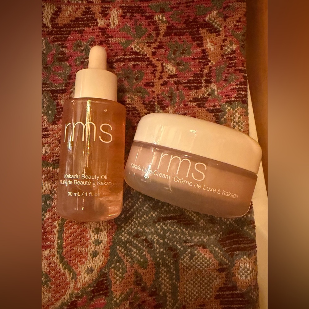 Only tried once RMS skincare beauty set! - Picture 2 of 5